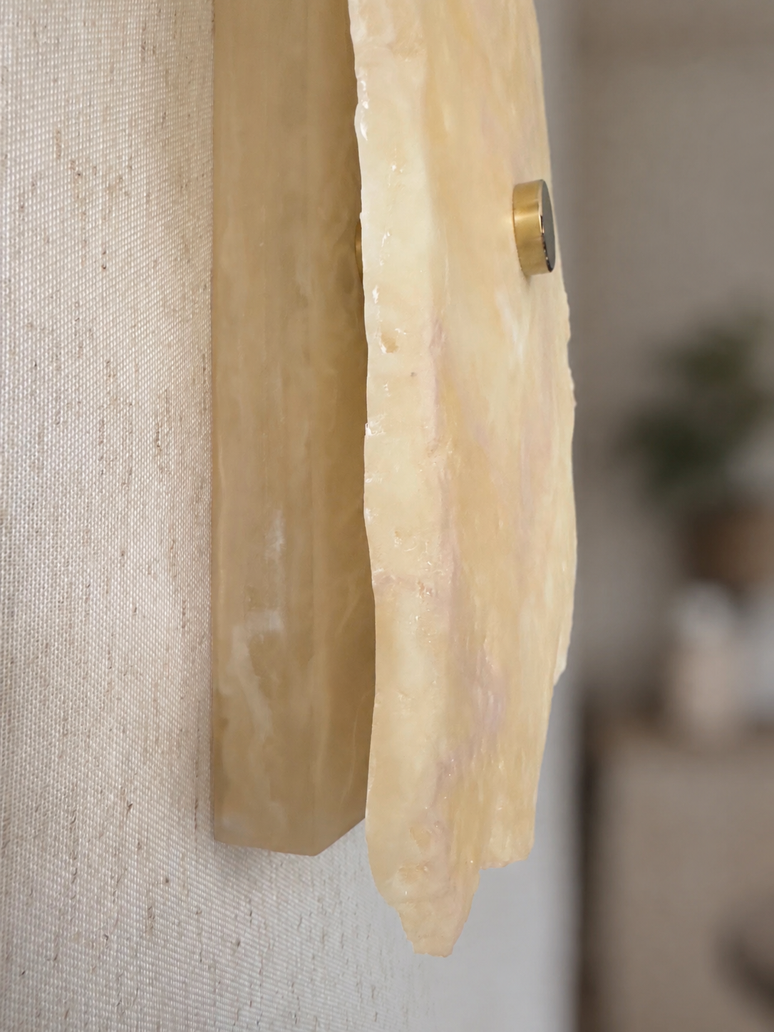 Wireless Organic Shaped LED Wall Sconce | 