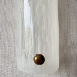 Large vertical wireless resin wall light with sculptural form