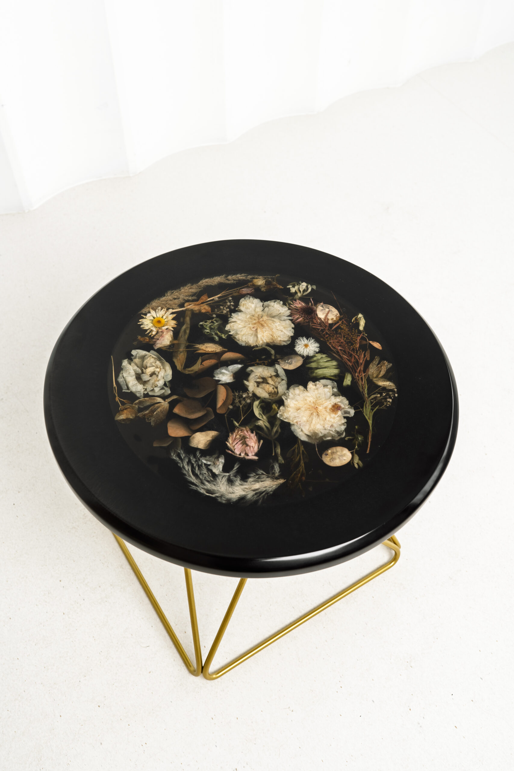 Retro Black Resin Coffee Table With Gold Metal Base - Image 4